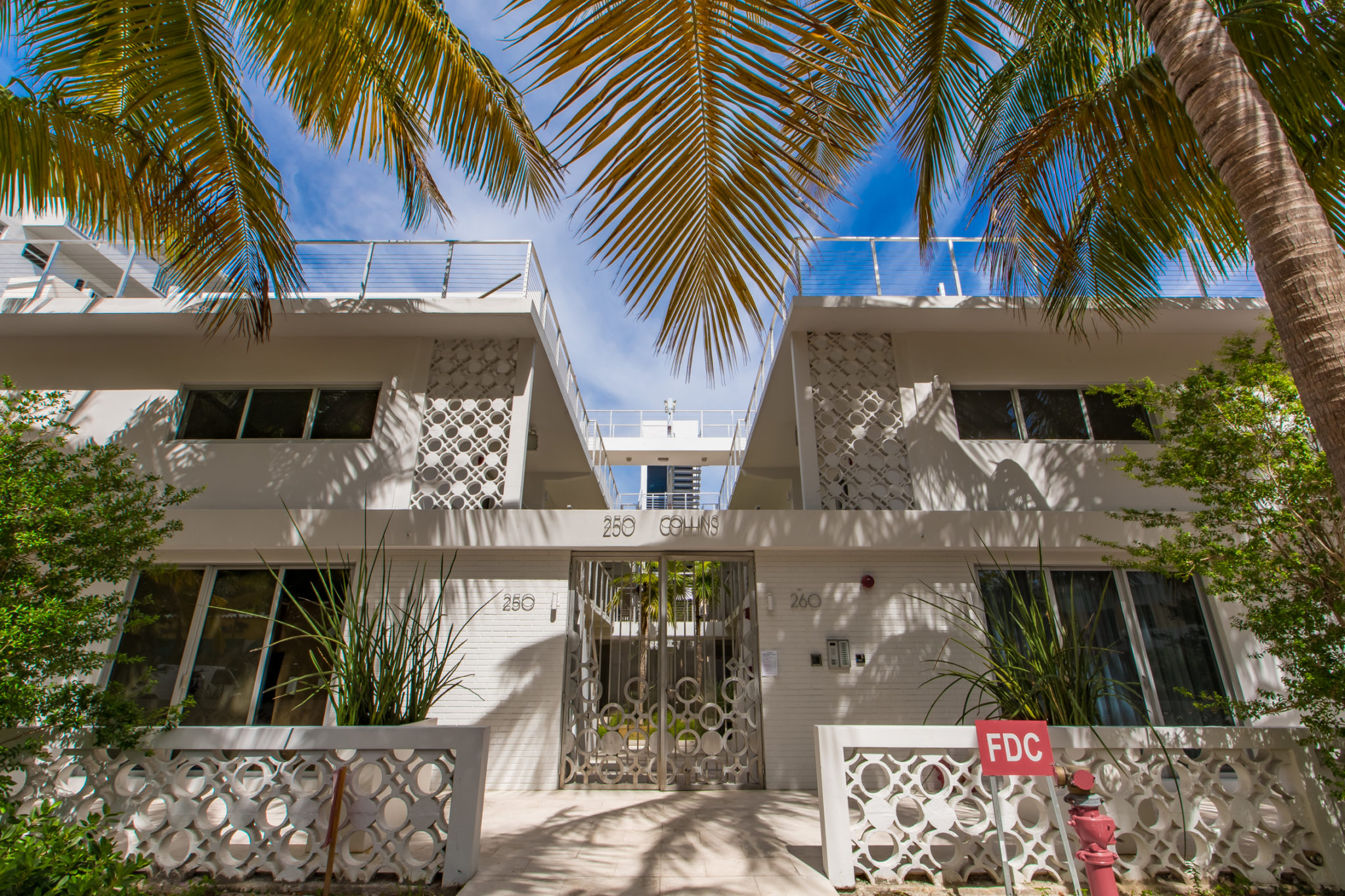 Drago - Fachada 250 Collins Avenue Miami - Estados Unidos